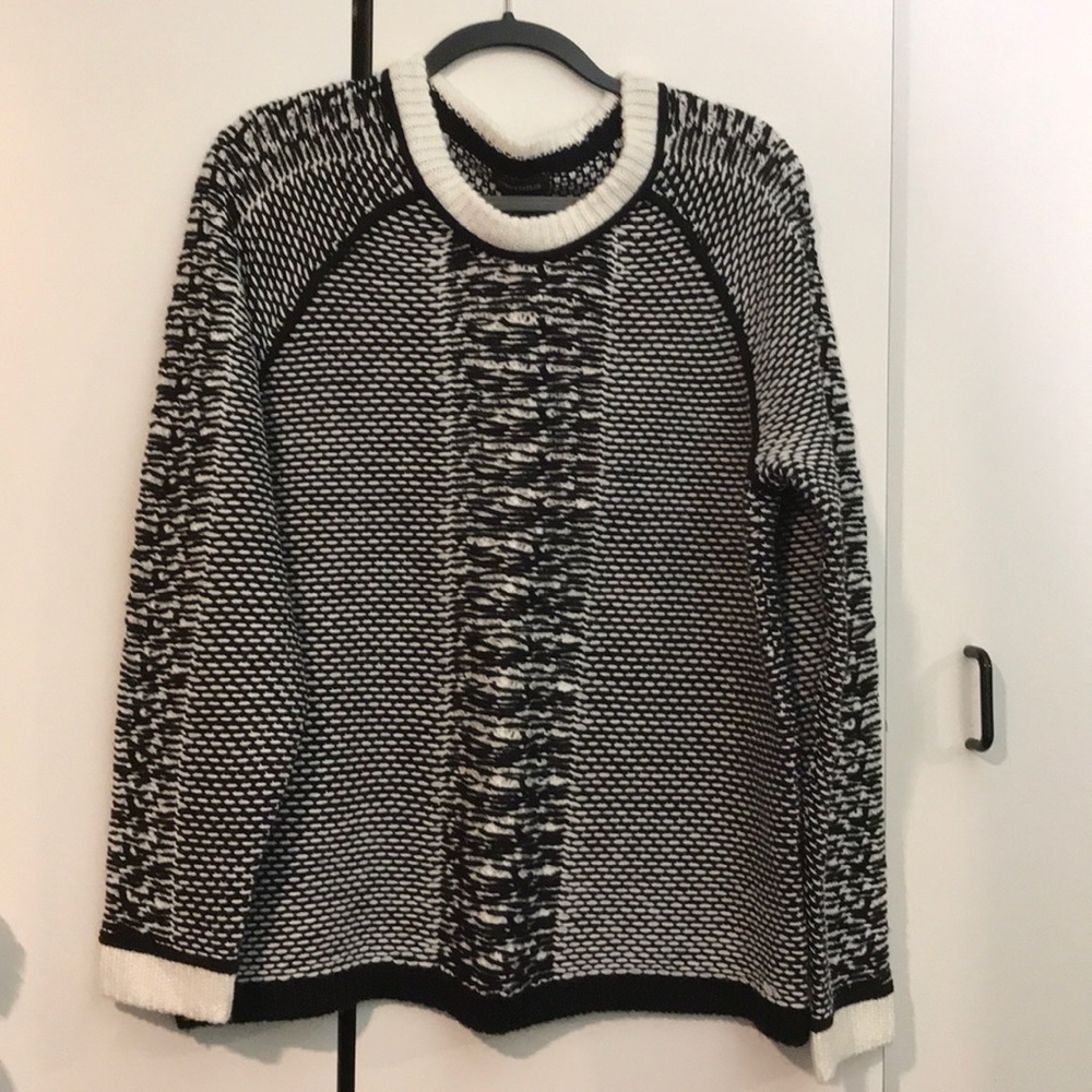 Lord & Taylor Black and White Knit Sweater XL